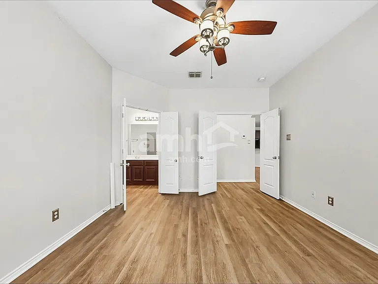 10702 Nantucket Dr — Photo 10