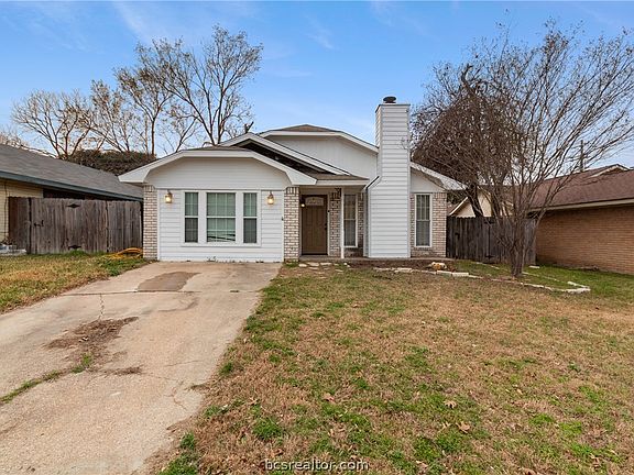 2nd image of 2919 Fairchild Dr