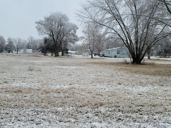 12th Ave SW, Oelwein, IA 50662