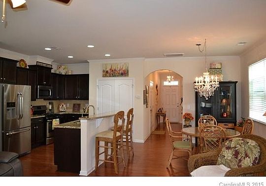 4th image of 7036 Woodsbay Ln
