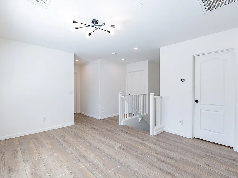 2225 E Sunland Ave — Photo 15
