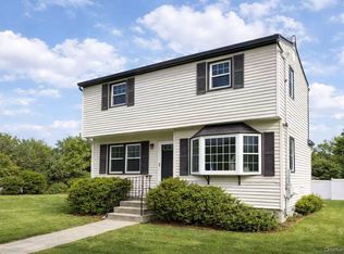 187 Horseblock Road, Farmingville, NY 11738