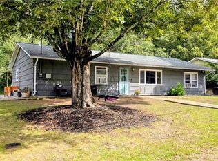 14 Abbey Ln, Foster, RI 02825