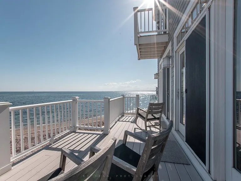 2123 Fairfield Beach Rd — Photo 3