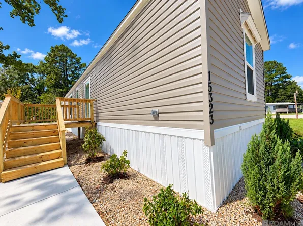 15323 E Beaver Dr, Pride, LA 70770