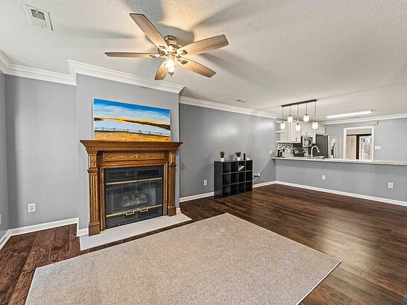 3rd image of 415 Autumnwood Dr SW