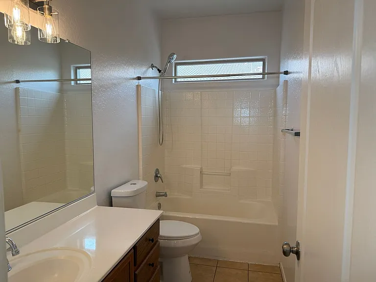 1682 E Fontana Dr — Photo 18