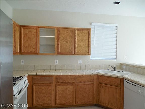 5th image of 9201 Adamshurst Ave