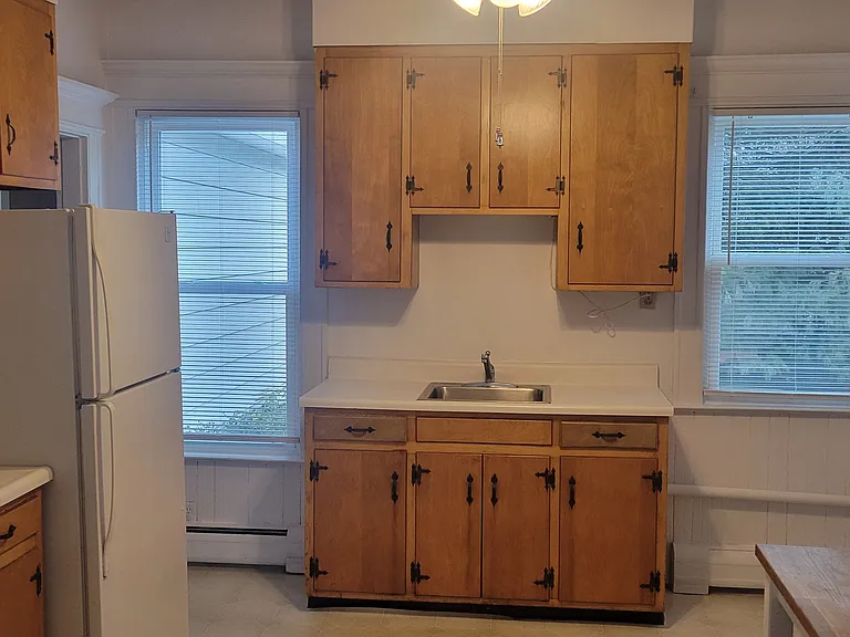 768 Derby Ave #1 — Photo 7