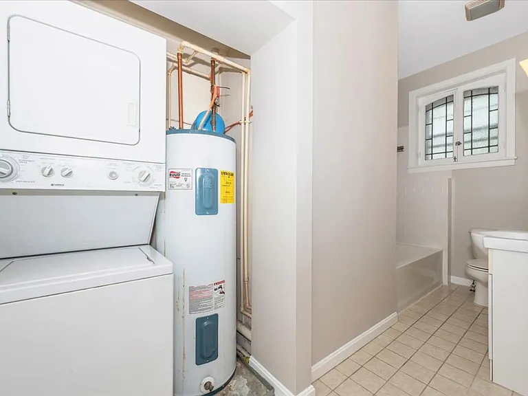 457 N Potomac St — Photo 16