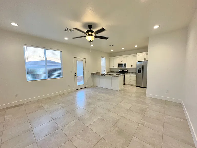 115 N 2480 W — Photo 2