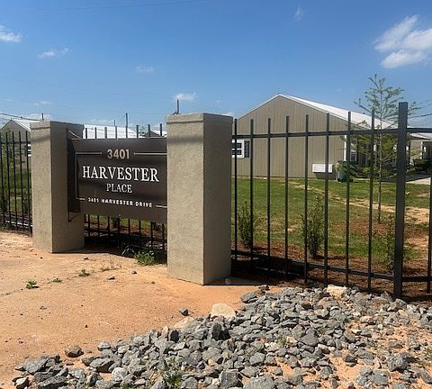 2nd image of 3401 Harvester Dr
