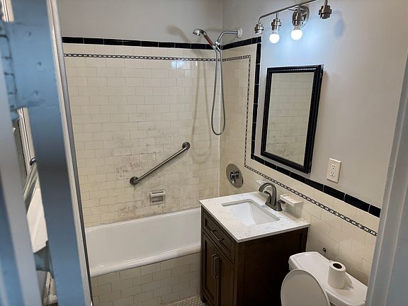4th image of 3 Mount Vernon St APT 4