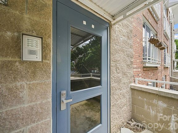 3rd image of 643 Raphael Pl