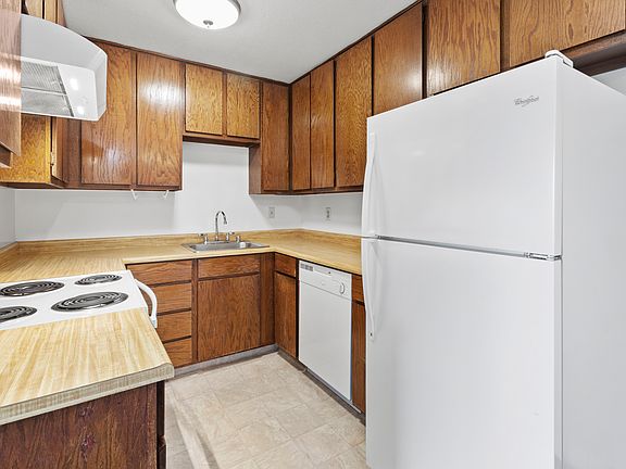 5th image of 125-135 Gardenside Dr #319