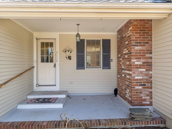 5th image of 1820 Santuit Newtown Rd