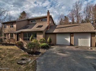 145 Lenape Trl, Long Pond, PA 18334