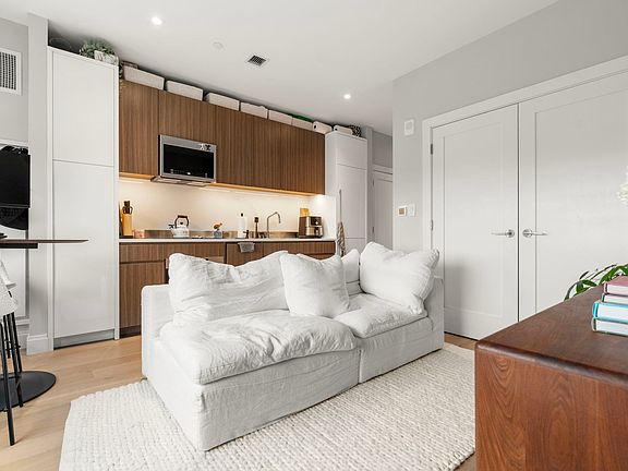 5th image of 100 Shawmut Ave #908