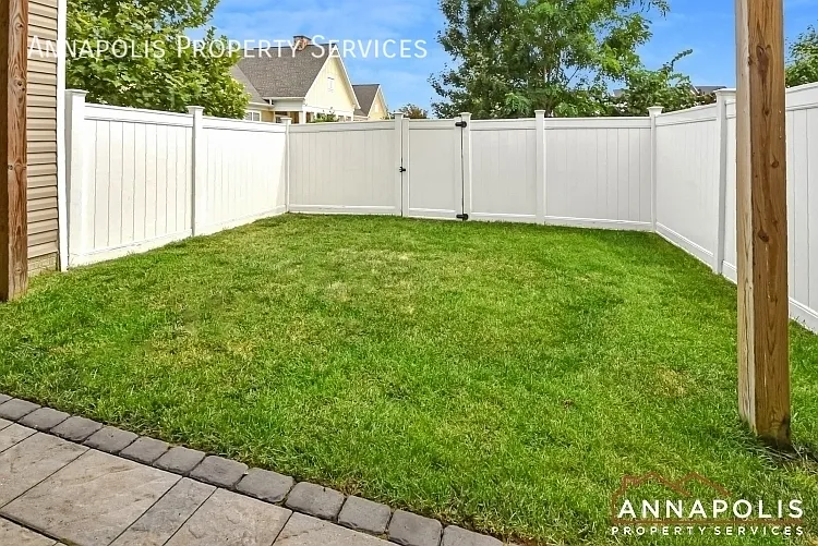 7827 Bakers Creek Ln — Photo 30