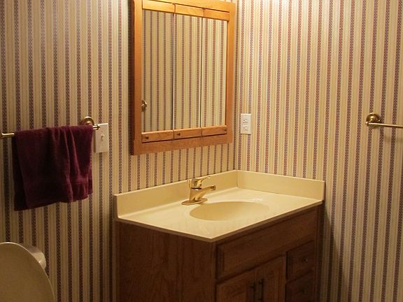Full bath off office