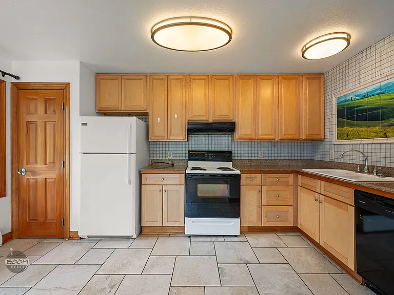 2326 Cordova St #8 — Photo 14