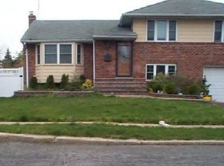 2487 Howard Rd, Bellmore, NY 11710