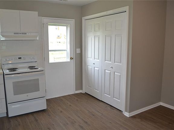 5th image of 402 Hughes St