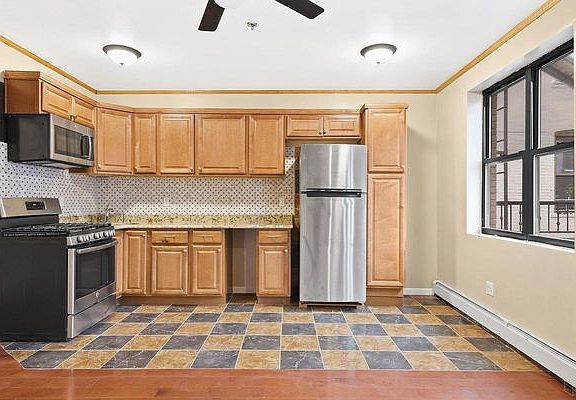 4th image of 44-70 21st St #3