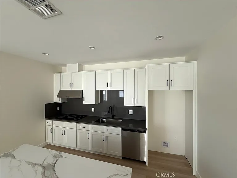 8605 Delco Ave #8605 — Photo 14