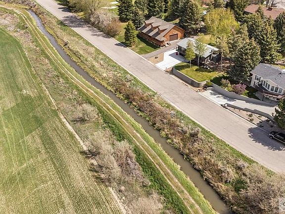 3rd image of S Pinehurst Dr