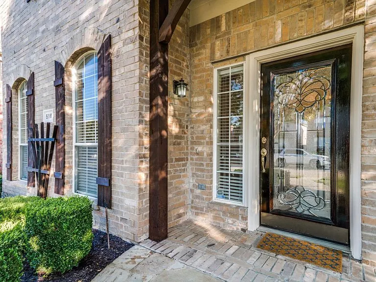516 Hawken Dr — Photo 29