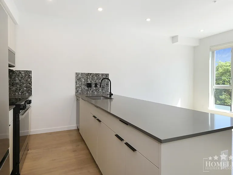14398 60th Ave #409 — Photo 9