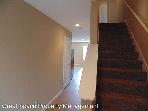 2nd image of 648 Stowe Ct APT 2C