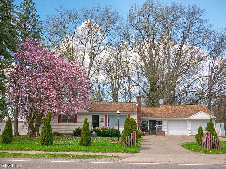 1st image of 198 Colonial Dr