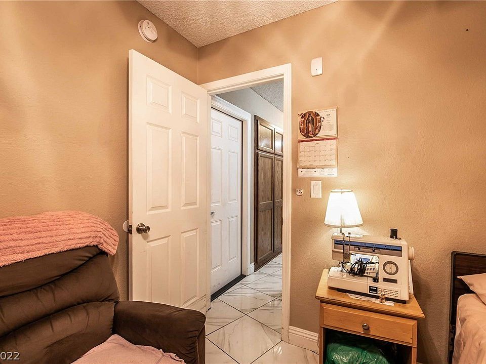 6557 Kirwan Heights Way, Las Vegas, NV 89108 Zillow