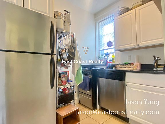 3rd image of 82 Brainerd Rd APT 19