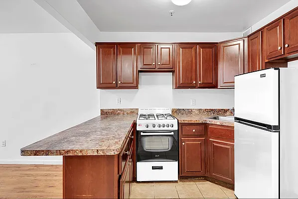 Rented by The Agency | media 8