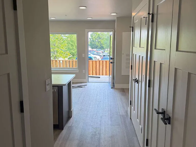 625 S 19th Ave #101 — Photo 5