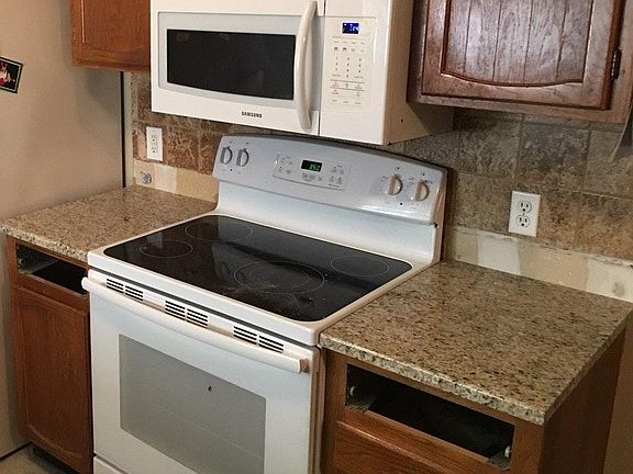 Kitchen - new granite installed