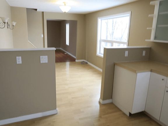 5th image of 211 Wickson Ave