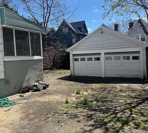3rd image of 9432 86 Avenue