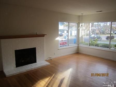 3rd image of 1331 Mariposa St