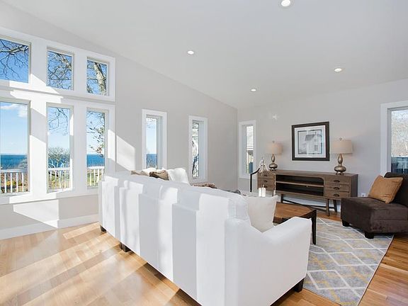 2nd image of 10 Driftwood Ln