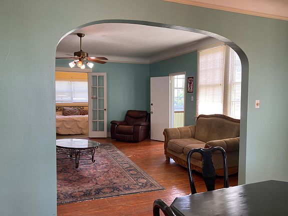 Living room & Dining room