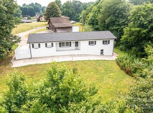 3398 Shamrock Hts, Hudson, NC 28638