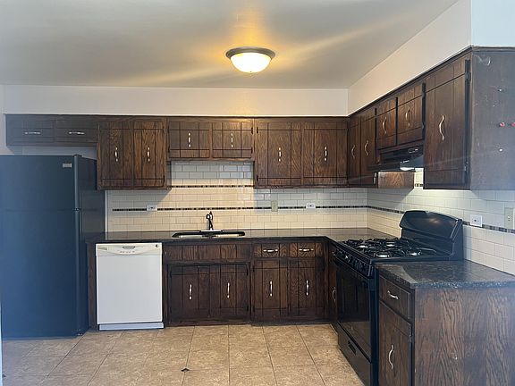 4th image of 10604 Oak Tree Dr #3S