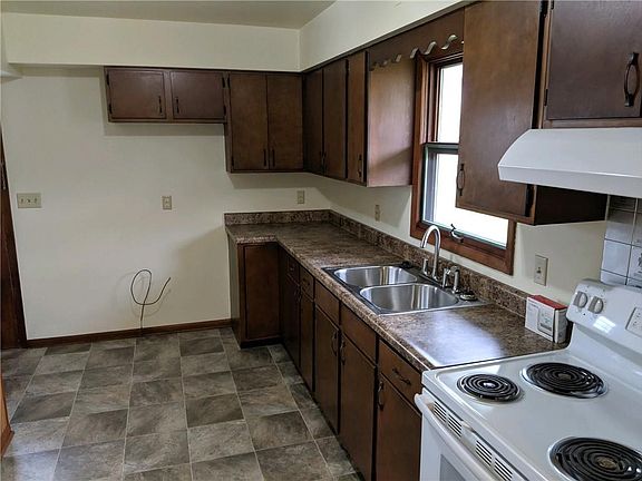 3rd image of 4633 Darcie Dr