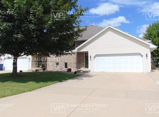 2043 River Point Ct, De Pere, WI 54115
