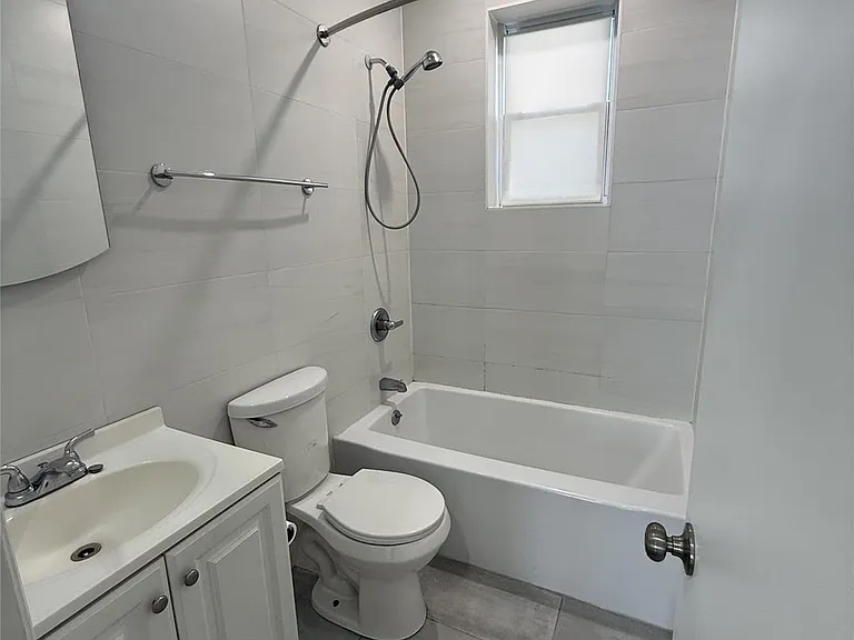 127 Mineola Blvd #1 — Photo 5