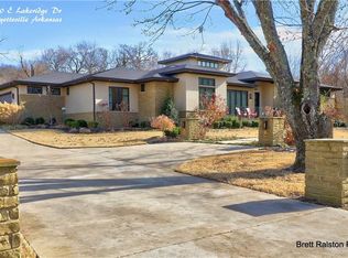 1160 E Lakeridge Dr, Fayetteville, AR 72703